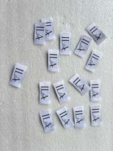 Etiquetas Tejidas Ecológicas con Logotipo Personalizado, Impresión en Serigrafía, Forma de Rollo, para Prendas, Etiquetas de Marca, Etiquetas de Costura - Product Image 2