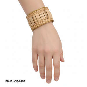 Bracelet en rotin tressé Ravyntra Weavecrest fait main : Bracelet en fibre naturelle tressée avec élégants accents en fil de laiton et style durable - Product Image 3