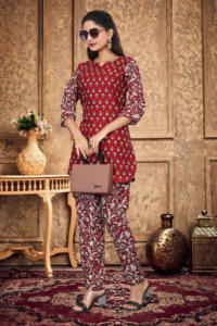 ชุดเซ็ตแฟชั่นผู้หญิงลายดอกไม้สีแดงเบอร์กันดีสุดฮิต พรีเมียม 2 ชิ้น สไตล์สตรีทแวร์ คอกลม กางเกงขายาว - Product Image 4