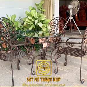 ชุดเฟอร์นิเจอร์สวนเหล็กเวียดนาม KHP ดีไซน์ยุโรปดั้งเดิม เป็นมิตรกับสิ่งแวดล้อม ทนสนิม ทนทานต่อสภาพอากาศ 4 ที่นั่ง - Product Image 6