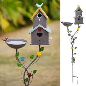 Combinación de Comedero y Baño para Pájaros de Metal para Exteriores, con Estaca para Jardín y Detalles Florales Decorativos, Comedero para Pájaros Silvestres para Patio y Césped, Superventas - Product Image 1