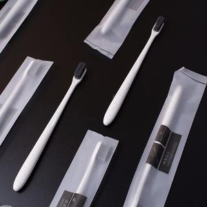 Brosse à dents jetable écologique avec poils souples Couleurs vives Caractéristique recyclable pour hôtels <span class=keywords><strong>Airbnb</strong></span> Homestay - Product Image 6