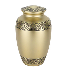 Urnes funéraires pour adultes en laiton de haute qualité et classiques avec de belles urnes funéraires en métal fini or de gravure pour les cendres humaines - Product Image 1