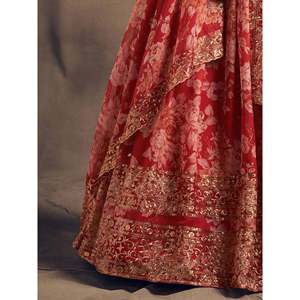 Lehenga choli เทศกาลผ้าโปร่งพิมพ์ลายดอกไม้สีแดง - Product Image 2