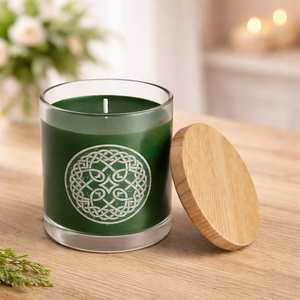 Cire de soja coulée à la main dans un bocal en verre dépoli élégant avec couvercle en bois, parfumée, pour commande en gros, vert forêt, apaisement profond - Product Image 2