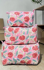Ensemble de 3 trousses de toilette élégantes en coton faites à la main, pochettes à motifs imprimés, organiseur de maquillage de voyage pour usage quotidien - Product Image 3