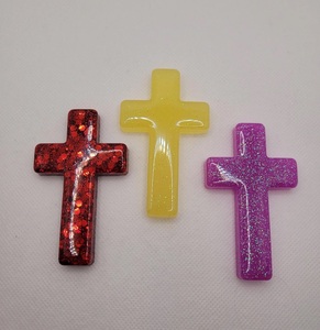 Croix carrée en résine ILAHI, motif folklorique découpé, design simple, bords lisses, couleurs vibrantes, haute qualité - Product Image 2