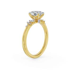 Anillo de Compromiso Ovalado de Moissanita con Piedras Laterales Florales, Bañado en Oro, Engaste Pavé, Anillo de Boda Nupcial de Lujo para Mujer, Ideal para Regalo o Fiesta - Product Image 5