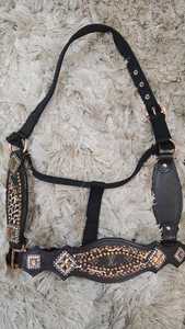 Harnais de cheval personnalisé en cuir, robuste et réglable, avec ornements, durable et adapté à toutes les saisons, équipement équestre personnalisé - Product Image 2