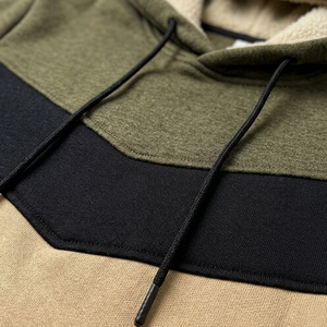 Ce sweat à capuche haut de gamme est conçu pour le confort, la durabilité et un style moderne, ce qui en fait un sweat idéal pour un usage quotidien. - Product Image 3
