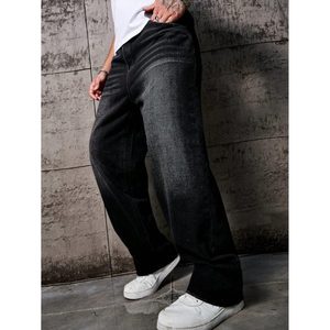 Jean en denim noir style moderne et original, coupe droite, taille mi-haute, délavage clair, écologique et respirant, 100% coton - Product Image 5