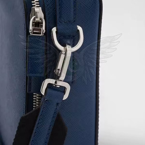 Mini sac banane en cuir écologique léger avec poches zippées sécurisées pour les essentiels quotidiens 2026 - Product Image 3