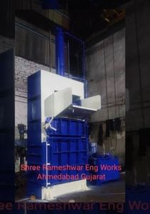 เครื่องอัดขวดพลาสติกกึ่งอัตโนมัติ 415V ความปลอดภัยสูง อายุการใช้งานยาวนาน ใช้งานง่าย - Product Image 3