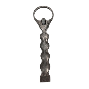 Abridor de Botellas Metálico Negro Mate Minimalista, Abridor de Cerveza Rústico Industrial, Accesorios Personalizados para Cocina y Bar, Suministro al por Mayor - Product Image 3