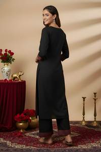 Ensemble Kurti et pantalon pour femme, noir, en coton épais, coupe droite, longueur mollet, col rond et manches trois quarts, pour tenue ethnique - Product Image 4