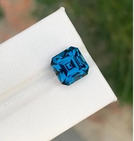 Pierre précieuse naturelle Topaze bleue de Londres de Hasnain Gems, taille princesse carrée, calibrée du Rajasthan, disponible dans toutes les tailles