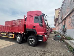 Camión de Carga con Barandas HICA, Nuevo, Marca Sinotruk Howo 8x4, 430HP, Diésel, de Uso Pesado, para Construcción y Agricultura - Product Image 5