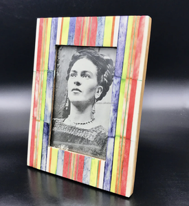 Cadre photo unique en incrustation d'os, cadre artisanal avec fond pour table - Product Image 4