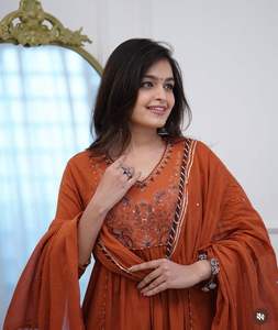 Ensemble de costume Kurti Ghera entièrement évasé pour femmes, vêtements ethniques traditionnels et élégants au meilleur prix - Product Image 2