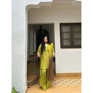 Ensemble haut-bas et dupatta de soirée respirant de longueur midi, design élégant - Product Image 6