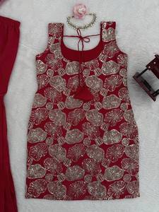 Conjunto de Top y Sharara Indio Bordado con Flores Rojas y Dupatta para Mujer, Vestido para Bodas, Fiestas y Diwali - Product Image 3