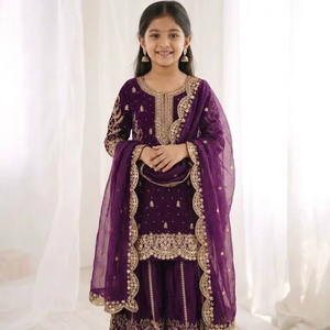 Ensemble Kurti Sharara brodé pour enfants avec dupatta – Tenue ethnique de créateur avec travail Zari pour les fêtes et les mariages, pour filles - Product Image 1
