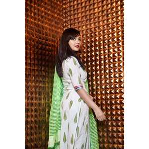 Conjunto de Traje de Mujer en Chifón de Algodón Blanco con Estampado de Hojas - Talla XS - Product Image 5