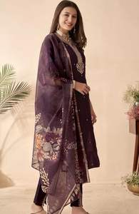 Ropa Étnica de Lujo para Eventos, Azul, Rosa, Morado, Venta al Por Mayor, Conjunto de Traje de Mujer Bordado en Seda Vichitra para Compra al Por Mayor - Product Image 2