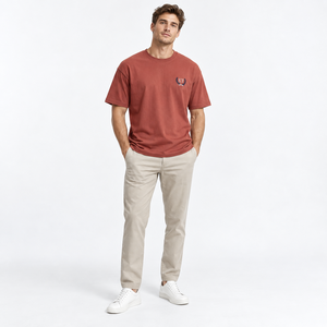 T-shirt en coton à manches courtes pour homme, logo brodé rouge orangé, coupe classique, style décontracté, col rond, jersey tricoté - Product Image 1