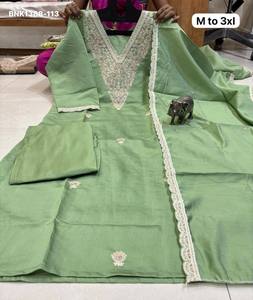 Colección de Kurti-Pantalón-Dupatta Rectos de Seda Romana de Excelente Calidad con Pitha y Bordados, Proveedor Indio - Product Image 6