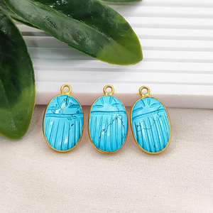 Colgante Tallado de Mariquita Turquesa Hecho a Mano, Chapado en Oro, Abalorios Tallados de Mariquita Azul Turquesa, Proveedores de Joyería - Product Image 1