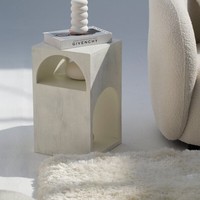 Table d'appoint blanche peinte Vandana Sierra Novara, design minimaliste moderne