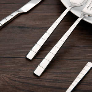 Ensemble de couverts en acier inoxydable de haute qualité |   Couverts confortables pour les repas quotidiens - Product Image 6