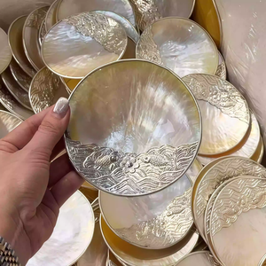 จานเปลือกหอยธรรมชาติแกะสลักลาย สำหรับตกแต่งบ้าน ใช้เป็นฐานเทียน ที่วางสบู่ และบรรจุภัณฑ์ของขวัญ จากเวียดนาม - Product Image 4