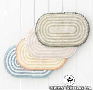 Tapis de bain 100% coton pur, super doux, absorbant, blanc, réversible, fabrication artisanale, construction robuste, pour la maison et l'hôtel, par ITHL - Product Image 1