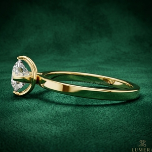 Anillo de Compromiso Solitario con Diamante de Corte Brillante Redondo en Oro Amarillo para Mujer, Joyería Fina Clásica Lumera - Product Image 2