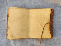 Couverture de journal en cuir véritable enroulable de fabricant de cuir avec le journal antique de papier de décalque lié en cuir fait à la main laitier