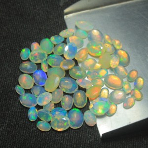 Opale naturelle taillée en facettes, opale d'Éthiopie Welo, forme ovale 4x6mm, 5x7mm, 6x8mm, 7x9mm, opale à jeu de couleurs multicolores - Product Image 5