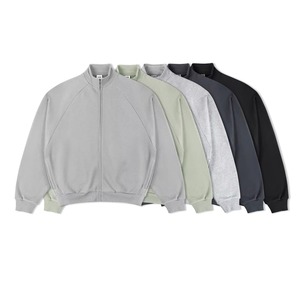 Veste de survêtement zippée personnalisée pour homme, manches raglan, coupe ample, en coton et polyester molletonné, avec options d'impression brodée et de strass effet vieilli - Product Image 4