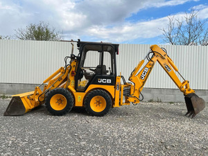 รถตักล้อยาง JCB มือสอง พร้อมบุ้งกี๋หน้าและหลัง สำหรับงานก่อสร้าง งานฟาร์ม และงานภาคสนาม - Product Image 2