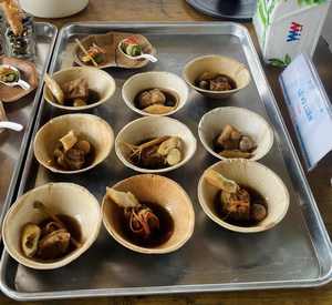 มีจานใบปาล์มย่อยสลายได้ทางชีวภาพจำหน่ายจำนวนมาก |   จานไม้แบบใช้แล้วทิ้ง แข็งแรงทนทาน เหมาะสำหรับงานจัดเลี้ยงและบุฟเฟ่ต์งานแต่งงาน - Product Image 4