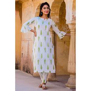 Ensemble de kurta décontracté blanc à motifs de feuilles, taille XS, tissu crêpe - Product Image 1