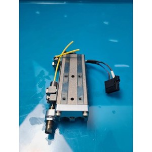SMC MXQ8-40-X1643 - Pièces d'équipement semi-conducteur d'occasion - État actuel - Product Image 6