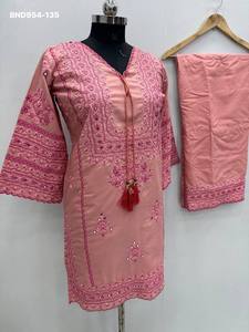 Conjunto Kurta de Algodón Pesado de Calidad Premium con Bordado y Trabajo Manual con Espejos Reales, Completamente Cosido, Estilo Plazzo-Short, Proveedor Indio - Product Image 5