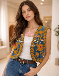 Chaleco Corto Bordado Bohemio Tradicional de Terciopelo Azul para Mujer, Hecho a Mano, Cálido para Invierno, Relleno de Algodón, Cierre con Botones - Product Image 6