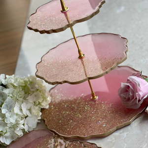 Support à gâteau en résine artisanale, plateau de service pour desserts haut de gamme - Product Image 1