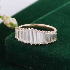 Anillo de media eternidad con corte baguette de moissanita, chapado en oro, plata 925 original, joyería fina para regalo de fiesta para amigos. - Product Image 4