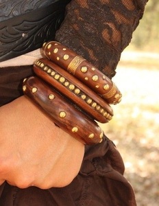 High Quality Wooden Bangle Bracelet Elegant Wood Bangle for Women Lightweight Comfortable Fashion Jewelry - Product Image 2