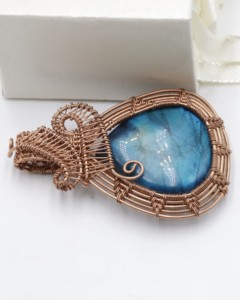 Pendentif en labradorite enroulé sur fil de cuivre, collier en cristal de labradorite naturelle, pendentif en pierre précieuse fait main, bijoux taille unique - Product Image 1