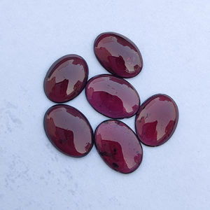 พลอยโกเมนธรรมชาติทรงรีแบบหลังแบนขัดเงา เกรด AAA+ สำหรับทำเครื่องประดับ - Product Image 4